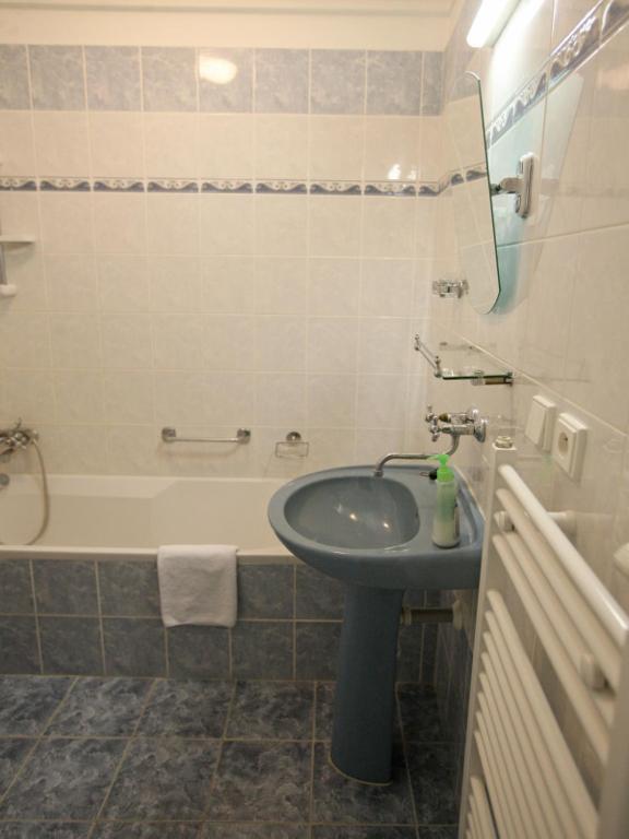 Hotel Solaster Garni Тршебич Экстерьер фото